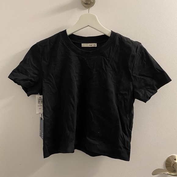 [SOLD] Aritzia Wilfred Free Weekend T-Shirt - Picture 1 of 3